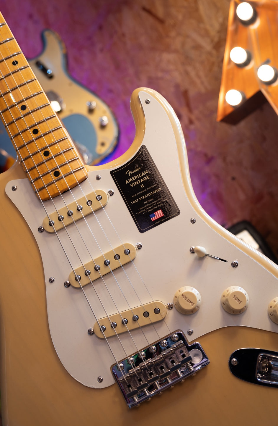 Fender American Vintage II '57 Stratocaster, Vintage Blonde