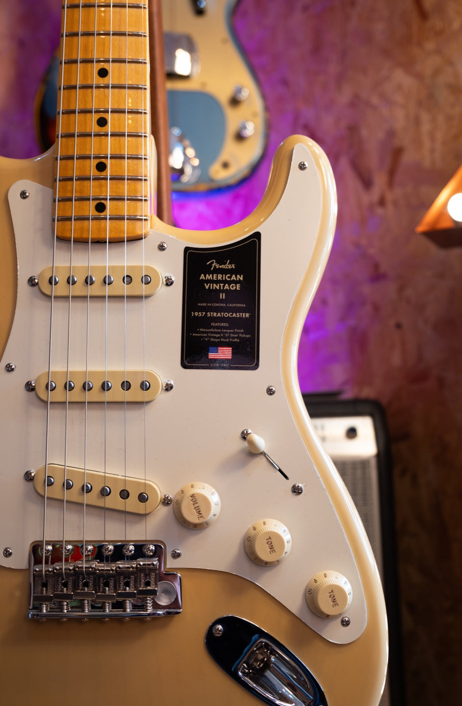 Fender American Vintage II '57 Stratocaster, Vintage Blonde