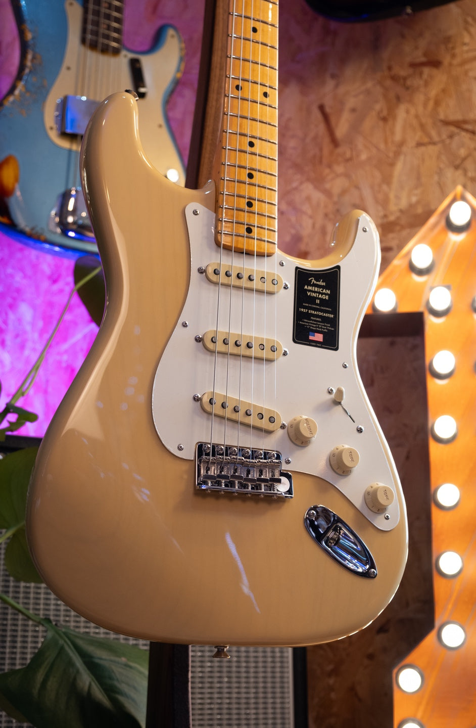 Fender American Vintage II '57 Stratocaster, Vintage Blonde