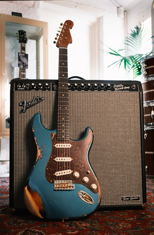 Fender Custom Shop Ltd '62 Stratocaster Gold Hardware Heavy Relic / Closet Classic Ages Ocean Turquoise Over 3-Colour-Sunburst