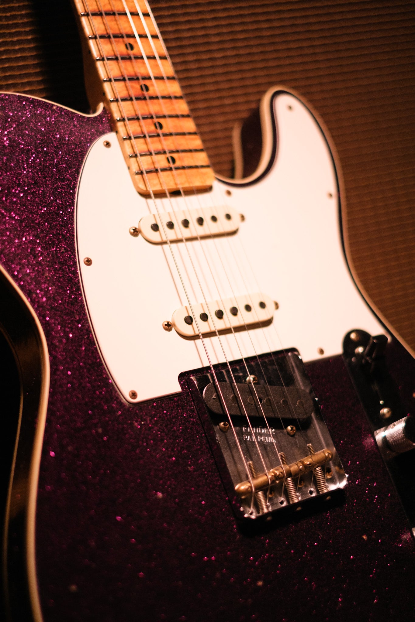 Fender Custom Shop Limited Edition Hotshot Telecaster Journeyman Relic Aged Magenta Sparkle