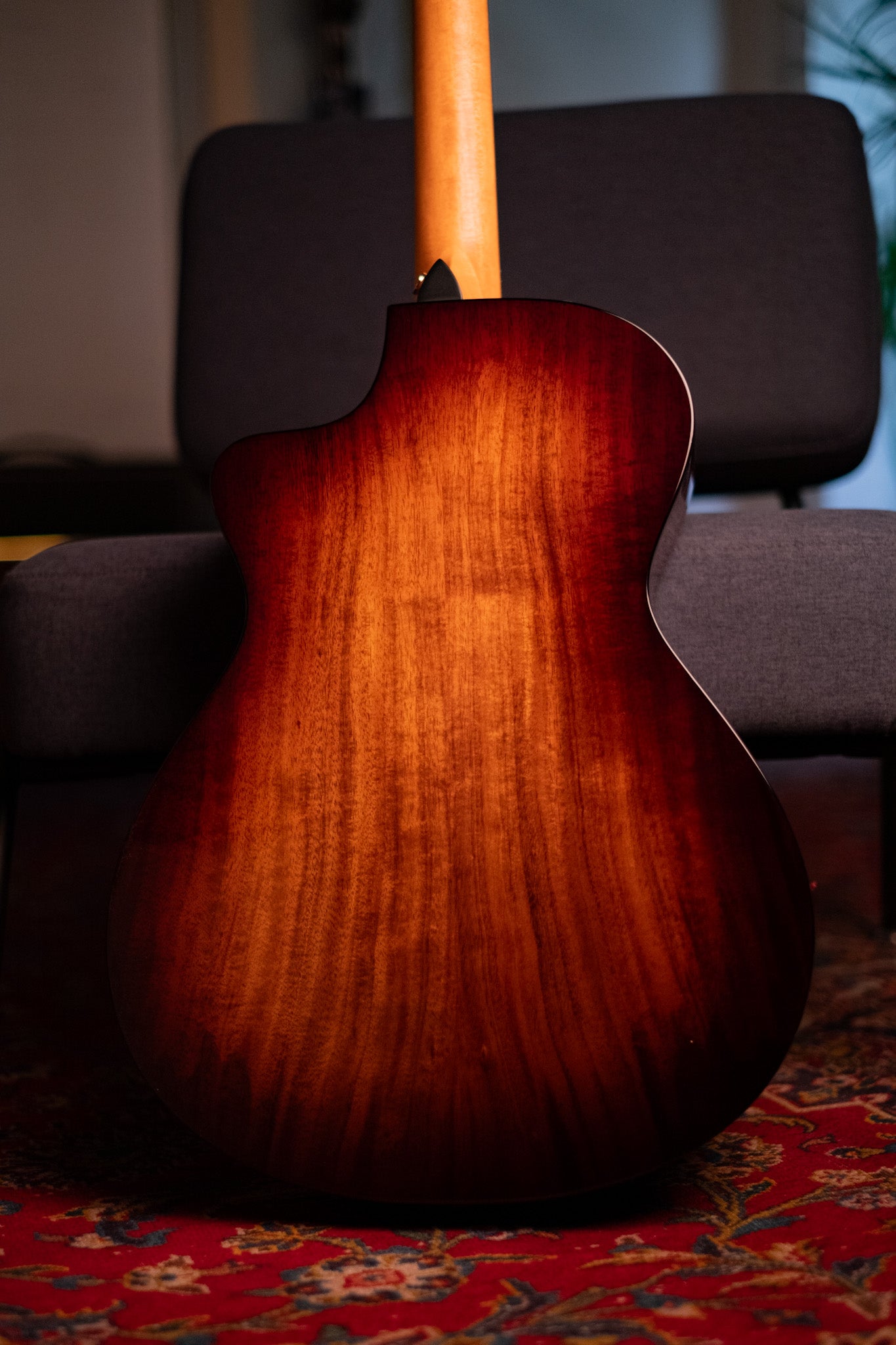 Taylor 222ce-K DLX Hawaiian Koa Grand Concert