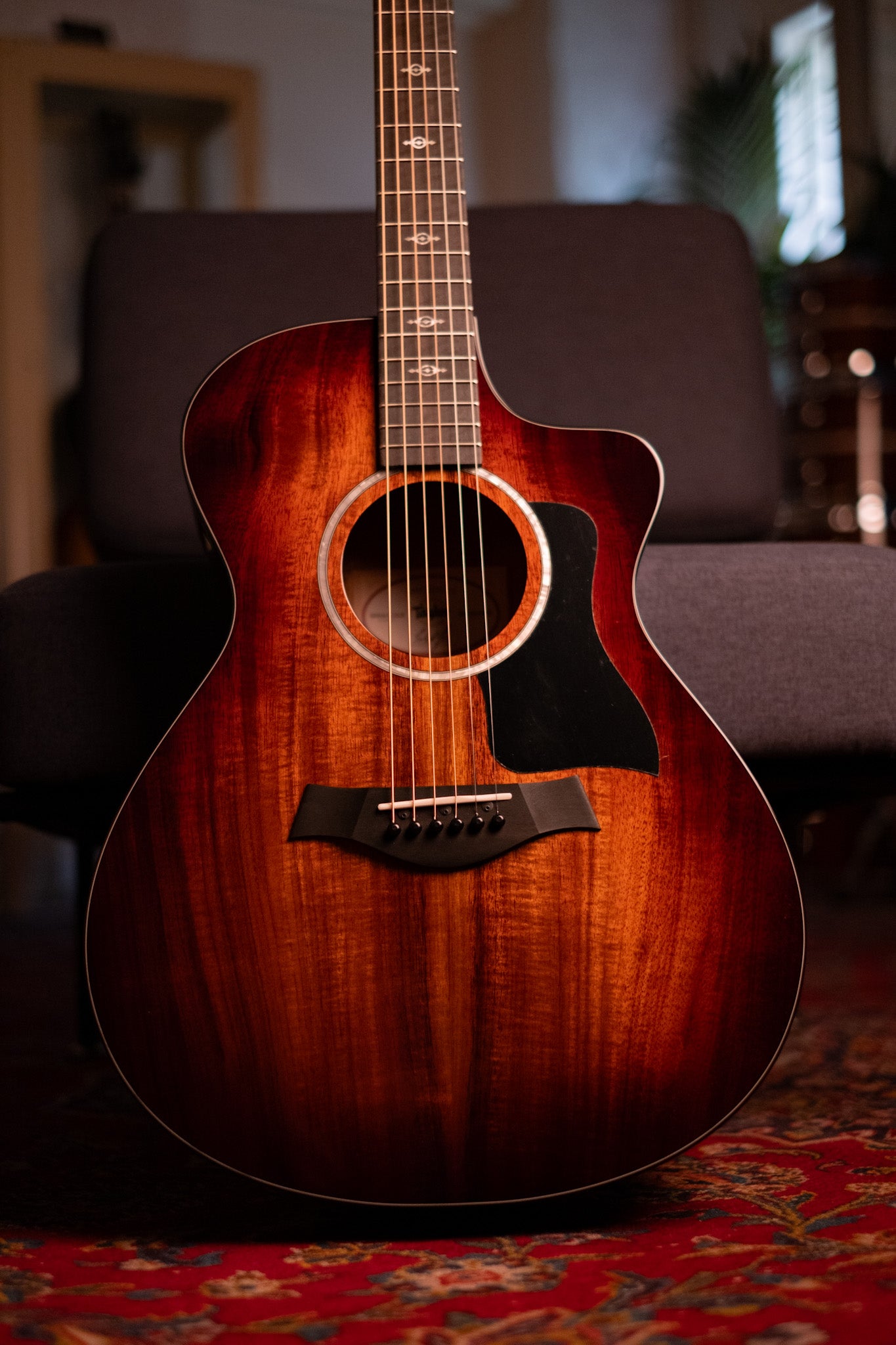 Taylor 222ce-K DLX Hawaiian Koa Grand Concert